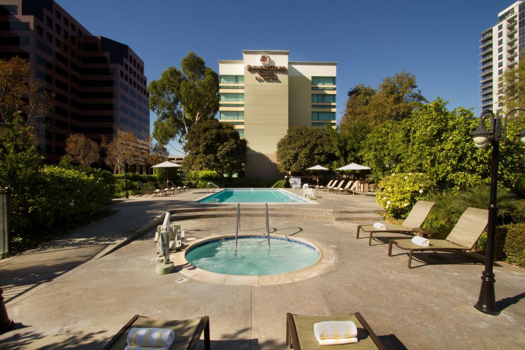 Doubletree By Hilton Orange County Airport Hotel Santa Ana Kültér fotó